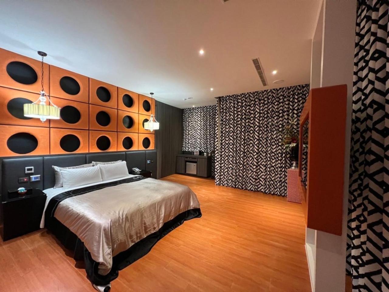 Aquarius Motel Taichung Dış mekan fotoğraf