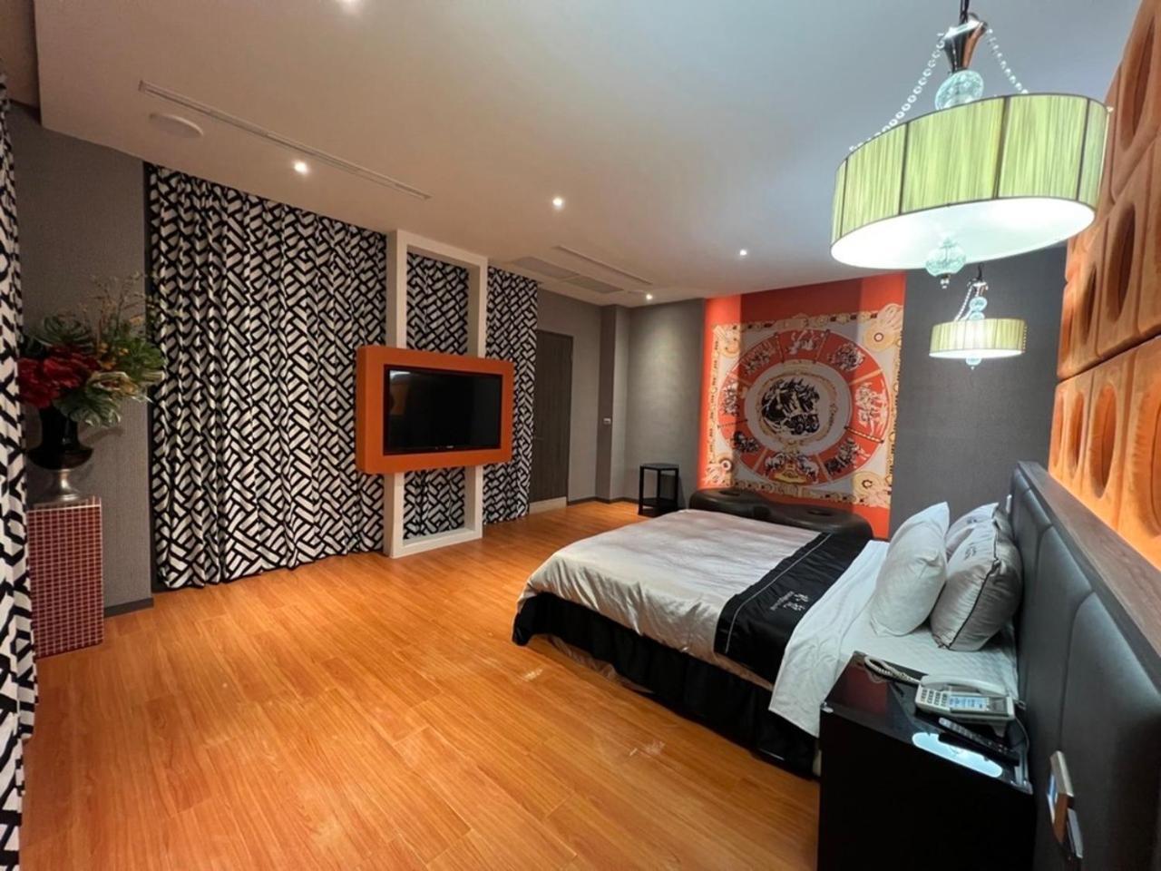 Aquarius Motel Taichung Dış mekan fotoğraf