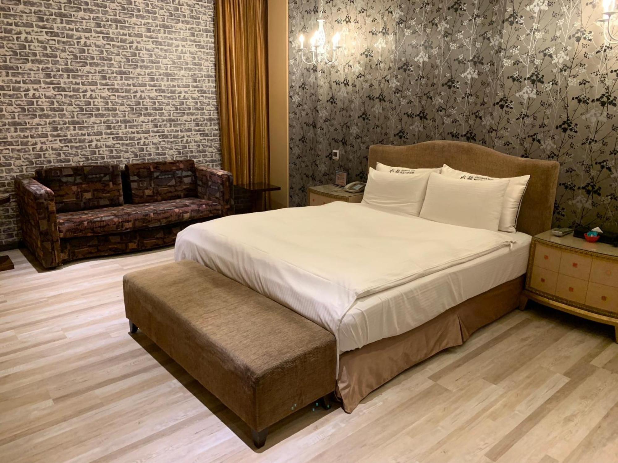 Aquarius Motel Taichung Dış mekan fotoğraf